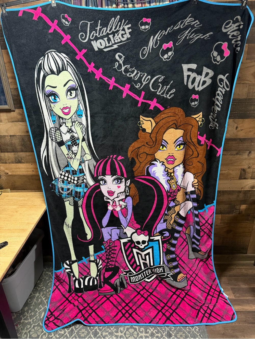 Monster High Blanket Draculaura Frankie Clawdeen G1 Oversized 56x90 Fleece